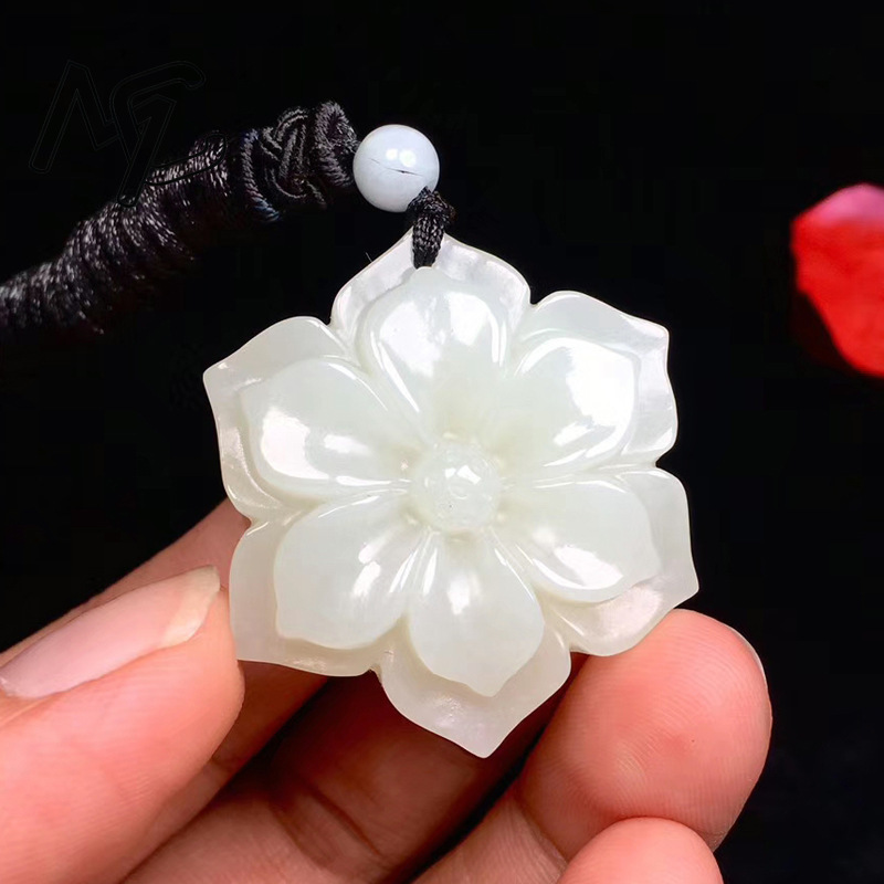 Necklaces - الطبيعية الصينية الأبيض اليشم خماسي زهرة