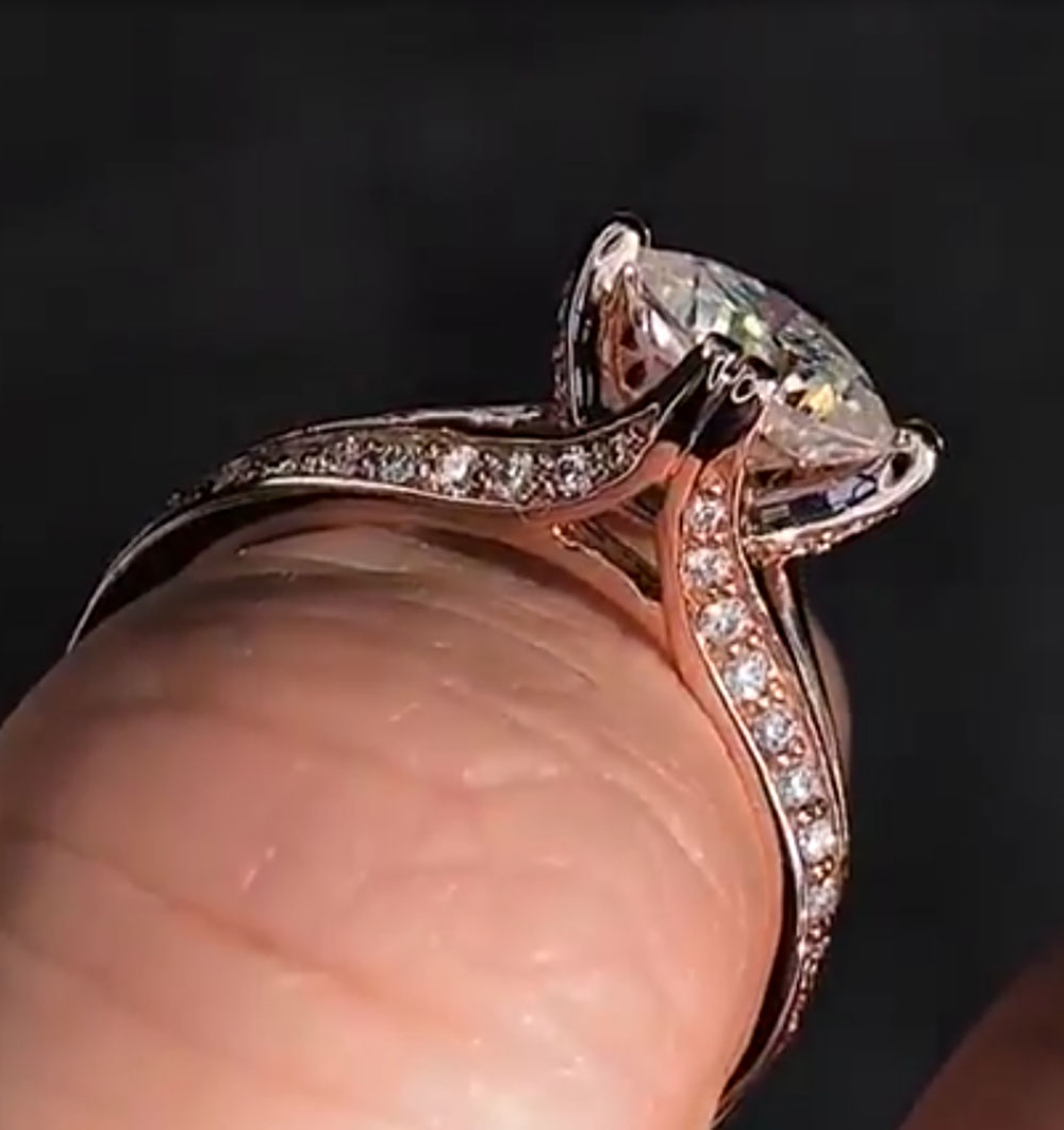 مخصص الصلبة 10K ارتفع الذهب ال - مراجعة Moissanite Engagement Ring 1 Carat وسعره