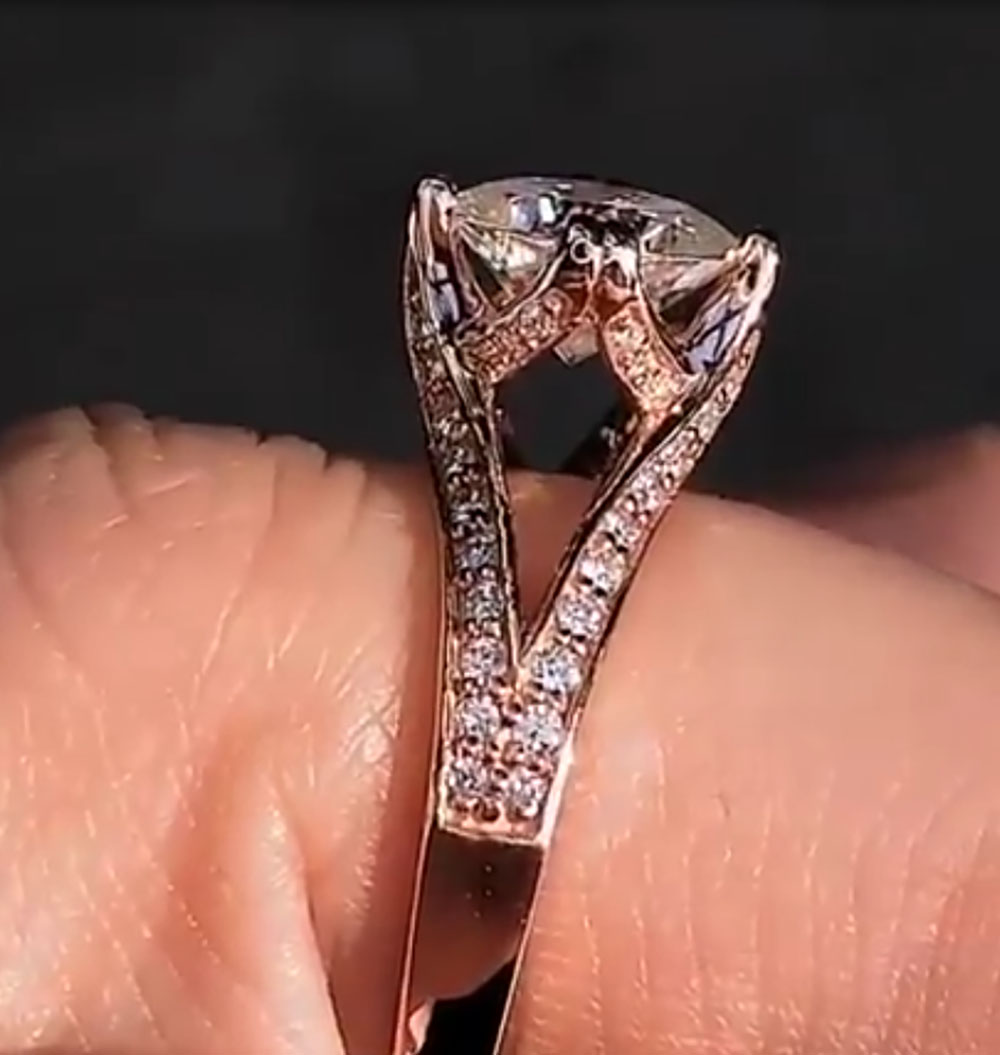 مخصص الصلبة 10K ارتفع الذهب ال - مراجعة Moissanite Engagement Ring 1 Carat وسعره