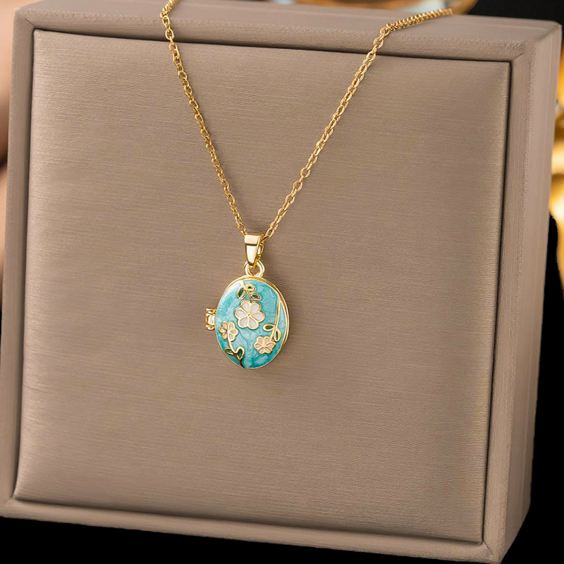 قلادة من الفولاذ المقاوم للصدأ - مراجعة Heart Locket Necklace Photo وسعره