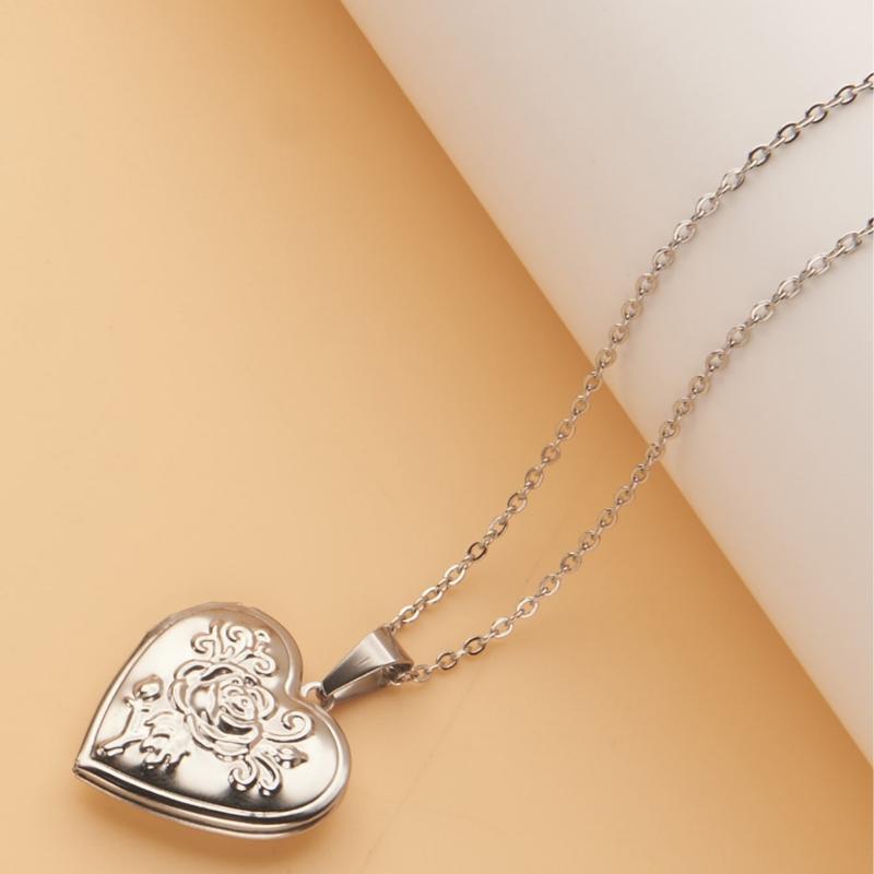 قلادة قلب قوطية عتيقة للنساء،  - مراجعة Heart Locket Necklace Photo وسعره