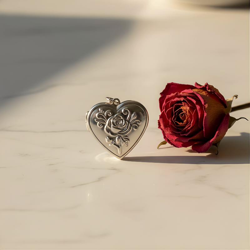 قلادة قلب قوطية عتيقة للنساء،  - مراجعة Heart Locket Necklace Photo وسعره